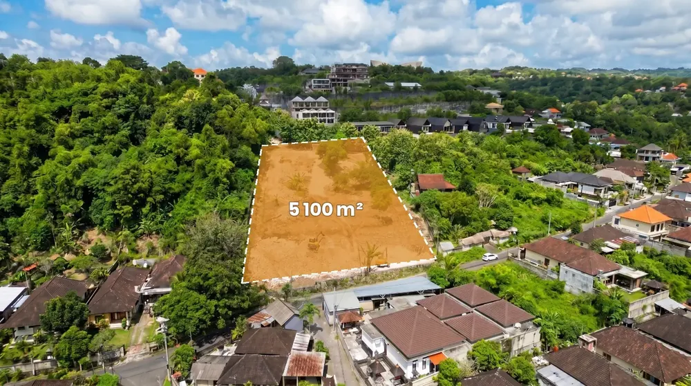 Le terrain de 5 100 m² de Balimmo Hills sur les hauteurs d'Uluwatu, face à l'océan Indien